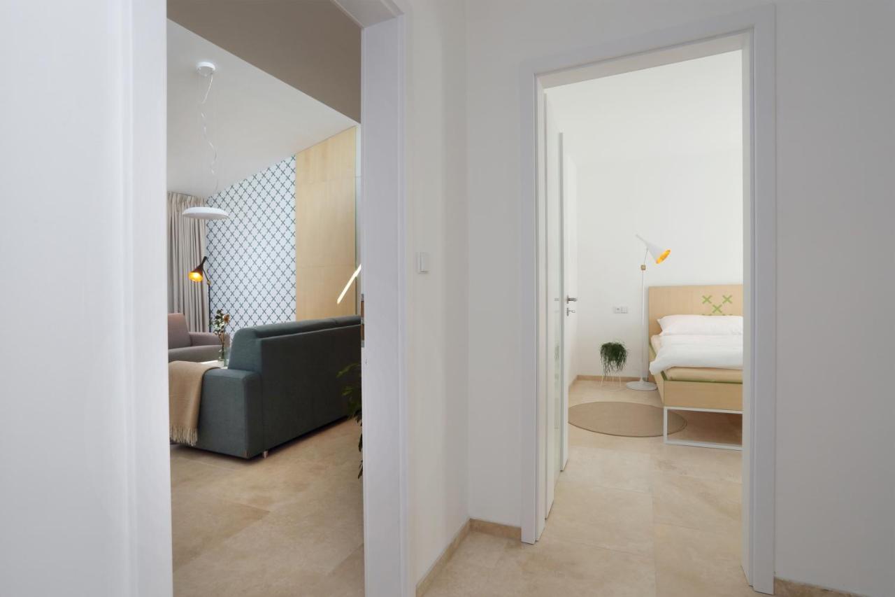 Apartmany Omega Lanskroun Exterior photo